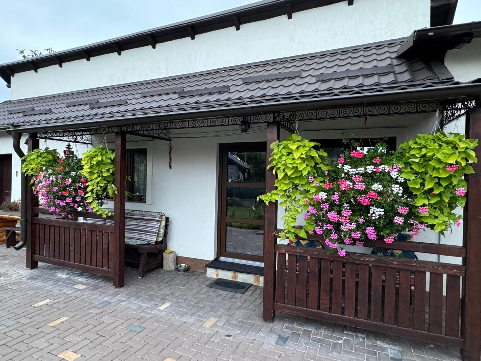R&B Guest House Câmpulung Moldovenesc المظهر الخارجي الصورة
